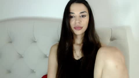 Mika online show from 11/16/25, 08:25