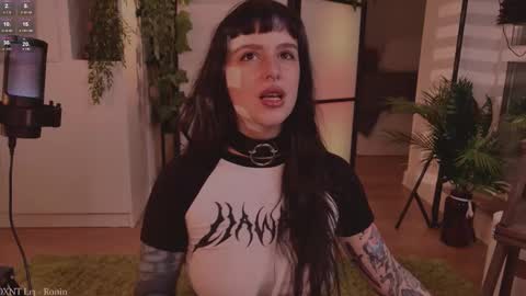 mika_moon_ online show from 10/17/25, 04:53