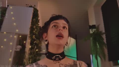 mika_moon_ online show from 11/12/25, 04:18