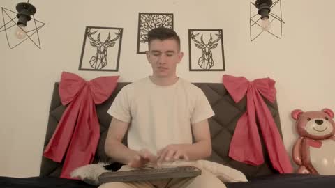 mikael online show from 02/15/25, 04:47