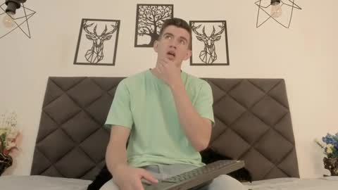 mikael online show from 02/17/25, 04:09