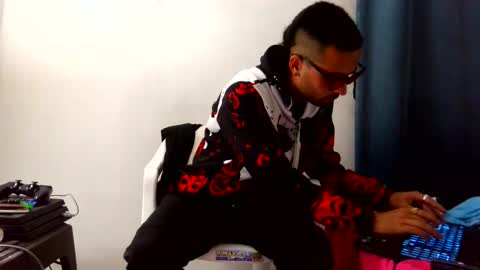 mike_leonrey22 online show from 11/08/25, 11:36