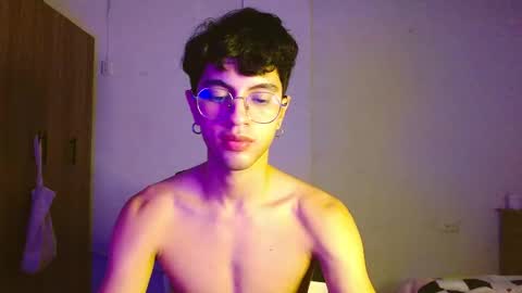 Mike Pineapple online show from 10/18/25, 04:04