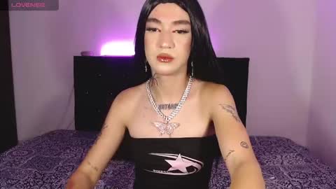 Snapshot of mikee_g chatting on 02/11/25, 02:57 ZARA BLARE online show from 02/11/25, 02:57