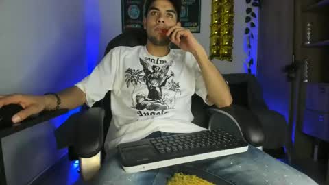 Snapshot of mikee_scooth chatting on 01/06/25, 04:26 mikee_scooth online show from 01/06/25, 04:26