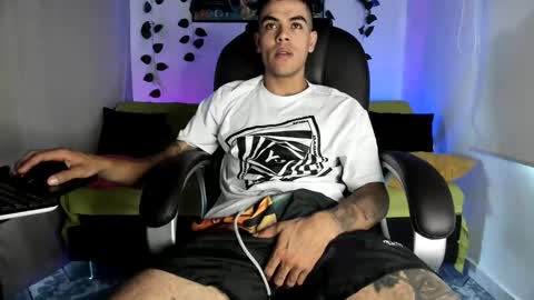 Snapshot of mikee_scooth chatting on 09/23/25, 03:26 mikee_scooth online show from 09/23/25, 03:26