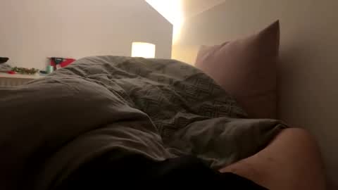 Snapshot of mikem1129 chatting on 11/04/25, 09:03 mikem1129 online show from 11/04/25, 09:03