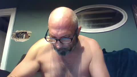 Snapshot of mikeweis1018 chatting on 09/27/25, 07:46 mikeweis1018 online show from 09/27/25, 07:46