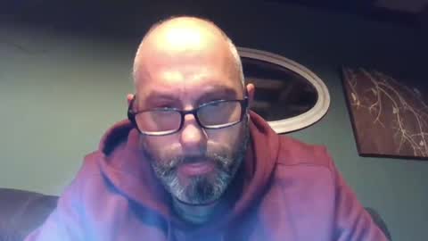 Snapshot of mikeweis1018 chatting on 10/14/25, 02:01 mikeweis1018 online show from 10/14/25, 02:01