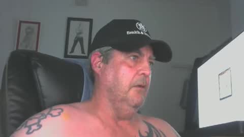 Snapshot of mikeyomalley73999 chatting on 10/21/25, 08:59 mikeyomalley73999 online show from 10/21/25, 08:59