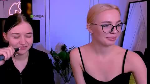 miki_ti online show from 10/27/25, 09:35