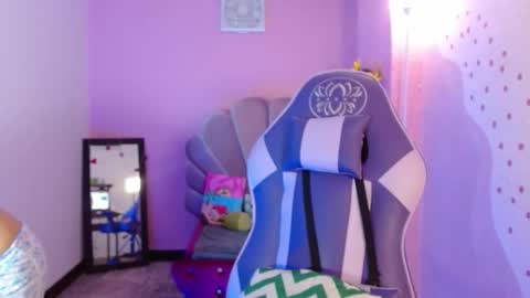 Mikka 3 online show from 10/09/25, 01:31