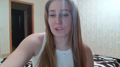 Snapshot of miku_sanders2 chatting on 12/13/24, 01:44 miku_sanders2 online show from 12/13/24, 01:44