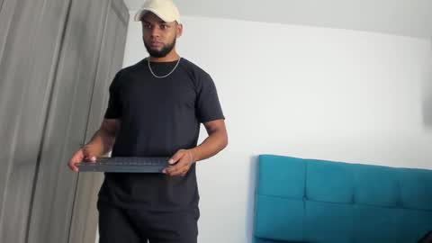 Miky online show from 10/06/25, 02:31