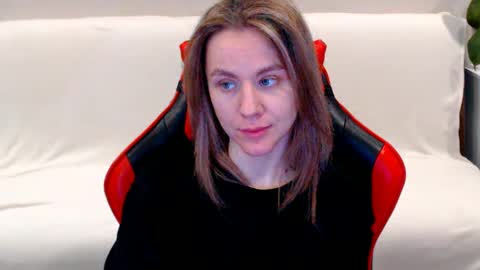 Snapshot of mila_13 chatting on 01/23/25, 03:37 Mila online show from 01/23/25, 03:37