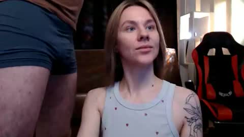 Snapshot of mila_13 chatting on 11/27/25, 05:42 Mila online show from 11/27/25, 05:42