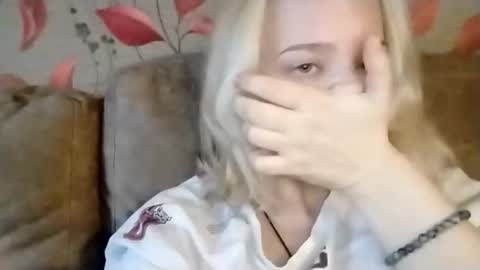 Snapshot of mila_420 chatting on 09/14/25, 01:43 Mila 420 online show from 09/14/25, 01:43