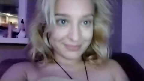 Snapshot of mila_420 chatting on 10/10/25, 05:45 Mila 420 online show from 10/10/25, 05:45