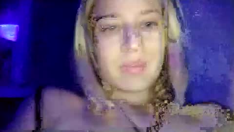 Snapshot of mila_420 chatting on 10/15/25, 06:30 Mila 420 online show from 10/15/25, 06:30