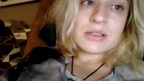 Snapshot of mila_420 chatting on 10/21/25, 03:24 Mila 420 online show from 10/21/25, 03:24