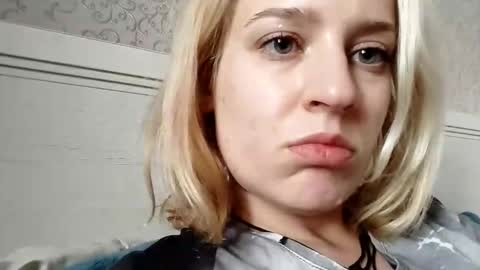 Snapshot of mila_420 chatting on 10/24/25, 09:38 Mila 420 online show from 10/24/25, 09:38