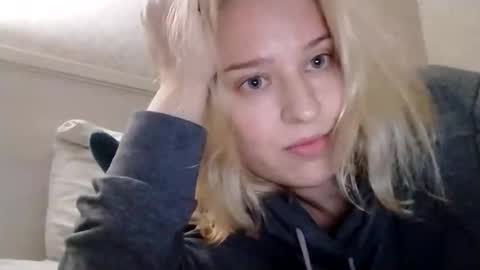 Snapshot of mila_420 chatting on 11/16/25, 03:06 Mila 420 online show from 11/16/25, 03:06