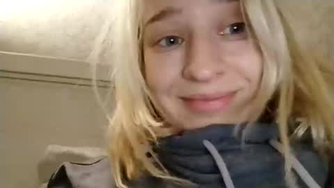 Snapshot of mila_420 chatting on 11/18/25, 10:03 Mila 420 online show from 11/18/25, 10:03