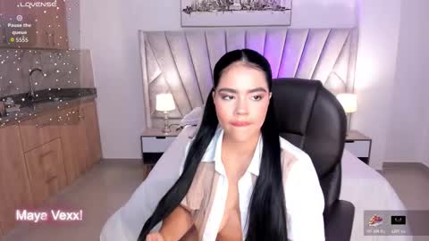 mila_blaze online show from 11/10/25, 01:59