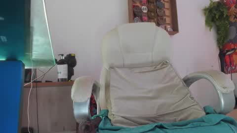 Mila Dash online show from 10/15/25, 01:44