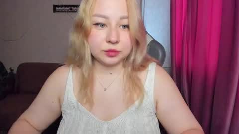 Mila shy sensual person  online show from 11/04/25, 07:40