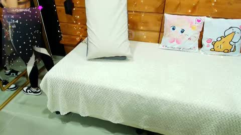 Milena  online show from 03/12/25, 11:31