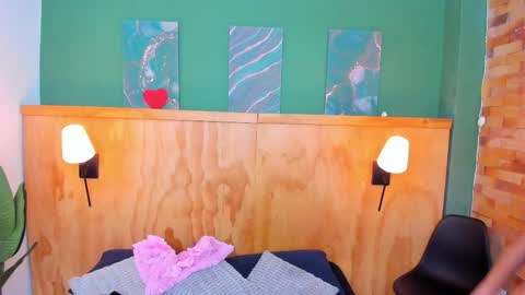 Mila and samy online show from 10/21/25, 12:17