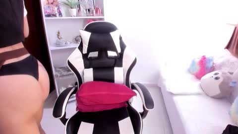 Mila online show from 10/30/25, 08:09