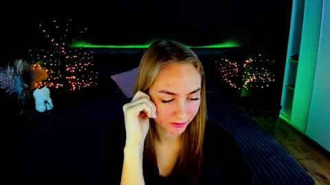 Milla online show from 10/10/25, 05:50