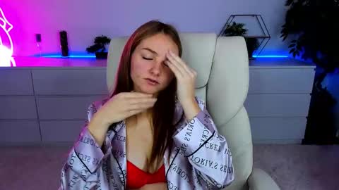 Milla online show from 10/25/25, 06:32