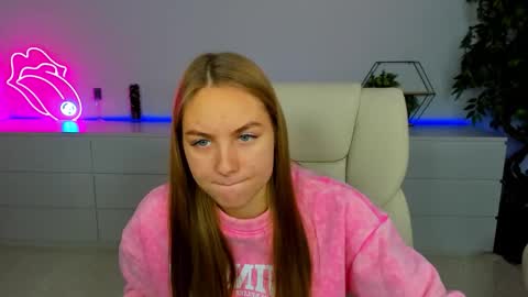 Milla online show from 11/16/25, 06:30