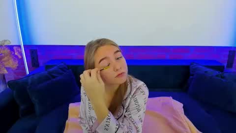 Milla online show from 11/18/25, 06:40