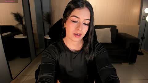 Snapshot of milacoleman chatting on 11/18/25, 02:06 Mila online show from 11/18/25, 02:06