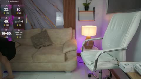 milacrave online show from 10/10/25, 11:42