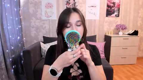 Snapshot of miladaisen chatting on 09/22/25, 11:34 MilaDaisen online show from 09/22/25, 11:34