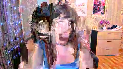 Snapshot of miladaisen chatting on 10/19/25, 10:49 MilaDaisen online show from 10/19/25, 10:49