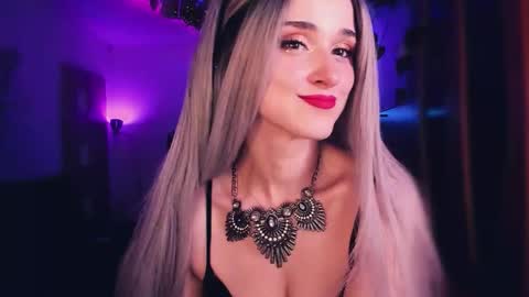 Snapshot of miladyjolie chatting on 11/22/25, 02:27 MiladyJolie online show from 11/22/25, 02:27