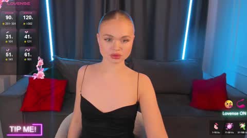 Snapshot of milafink chatting on 03/10/25, 02:05 milafink online show from 03/10/25, 02:05