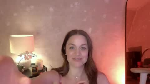 Mila Fleur online show from 11/18/25, 03:49