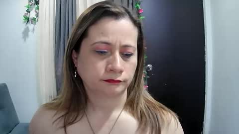 milagros_latin online show from 10/21/25, 05:46