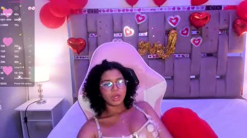 Snapshot of milahall__ chatting on 02/16/25, 06:43 Milenna online show from 02/16/25, 06:43
