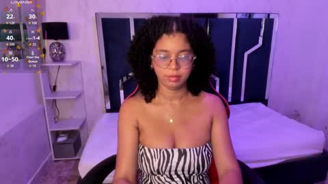 Snapshot of milahall__ chatting on 09/30/25, 04:39 Milenna online show from 09/30/25, 04:39