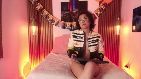 Snapshot of milamonroe_ chatting on 10/18/25, 02:51 Mila online show from 10/18/25, 02:51