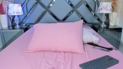 Snapshot of milan_lewiss chatting on 11/13/25, 01:32 milan_lewiss online show from 11/13/25, 01:32