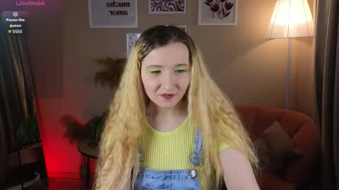 Snapshot of milana__key chatting on 10/07/25, 09:23 Milana online show from 10/07/25, 09:23